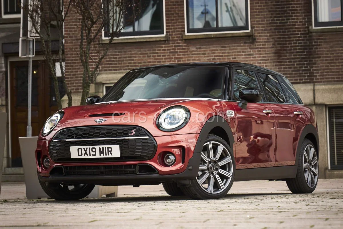 Mini Clubman Cooper S 2021 front view