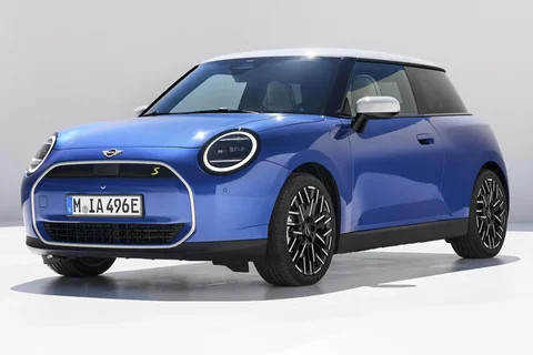 Mini Cooper SE Paul Smith Edition 2026 view 2