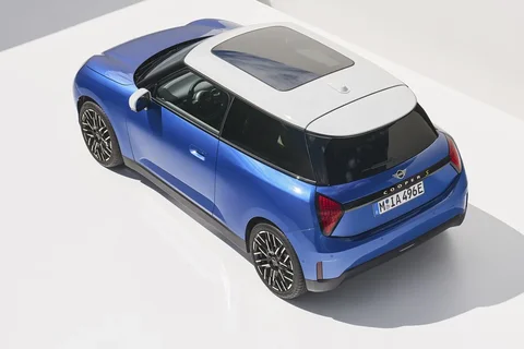 Mini Cooper SE Paul Smith Edition 2026 view 5