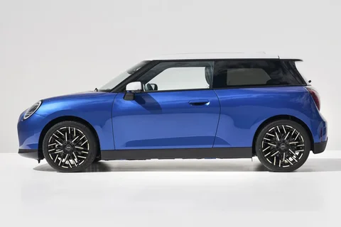 Mini Cooper SE Paul Smith Edition 2026 view 7