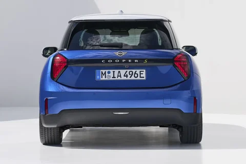 Mini Cooper SE Paul Smith Edition 2026 view 8