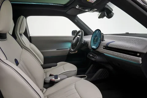 Mini Cooper SE Paul Smith Edition 2026 view 11