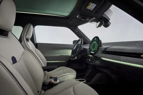 Mini Cooper SE Paul Smith Edition 2026 view 12