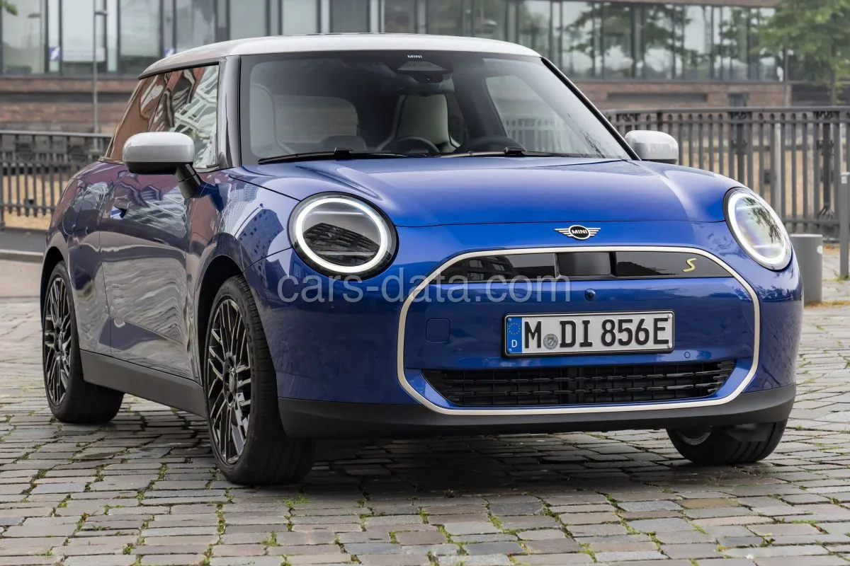 Mini Cooper 2023 — Extérieur 1