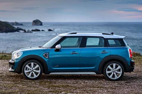 Mini Countryman One D 2018 view 6