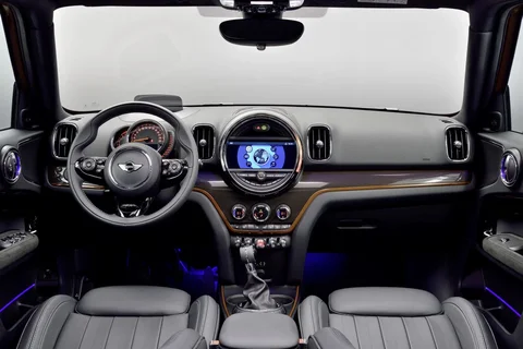 Mini Countryman One D 2018 view 7