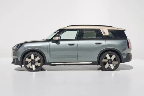 Mini Countryman C Blackyard Edition 2025 view 3