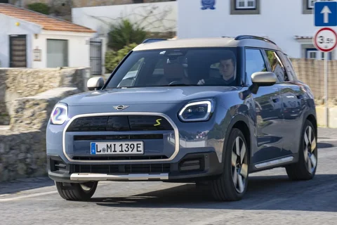Mini Countryman E Classic 2024 view 3