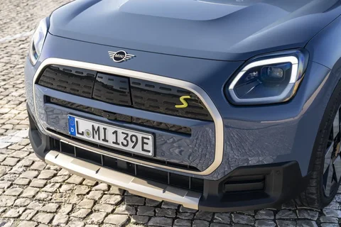 Mini Countryman E Classic 2024 view 5