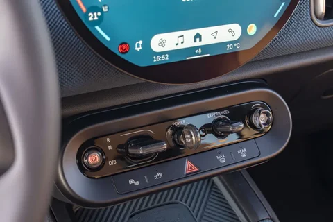 Mini Countryman E Classic 2024 view 9