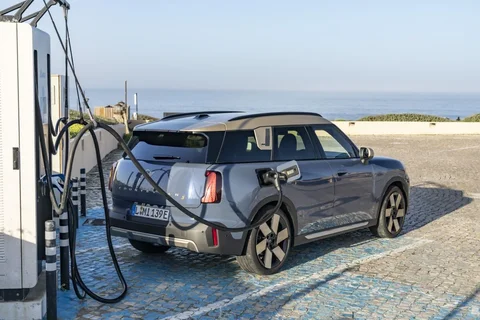 Mini Countryman E Classic 2024 view 10