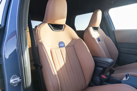 Mini Countryman E Classic 2024 view 11