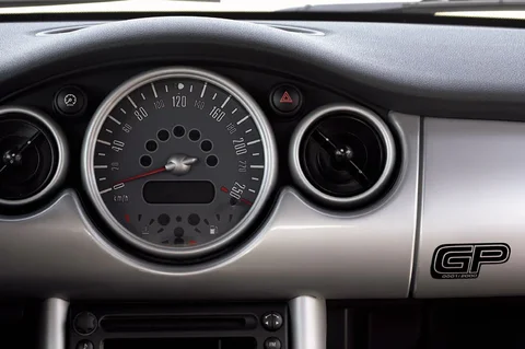 Mini Mini Cooper S John Cooper Works GP Kit 2006 view 11