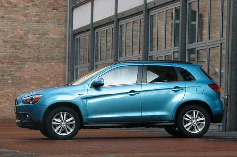 Mitsubishi ASX 1.6 ClearTec Intense 2010 view 3