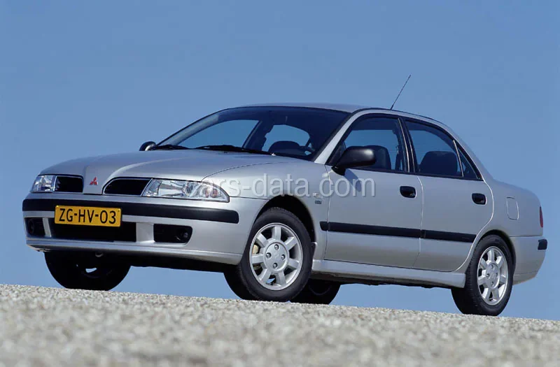 Mitsubishi Carisma 1.6 Base 2003 front view