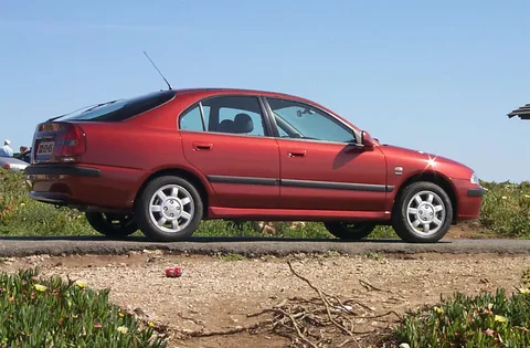 Mitsubishi Carisma 1.6 Classic 2001 view 4