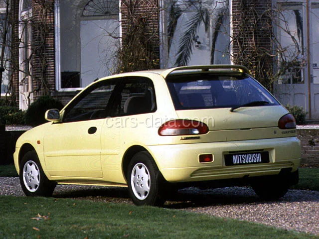 Mitsubishi Colt 1.3 ELi Extra 1992 front view
