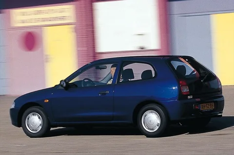 Mitsubishi Colt 1.3 Comfort 2001 view 2