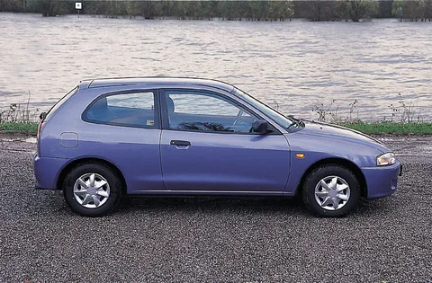 Mitsubishi Colt 1.3 Comfort 2001 view 3