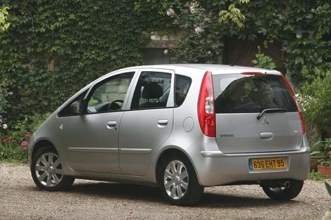 Mitsubishi Colt CZ5 1.3 Invite 2007 view 3