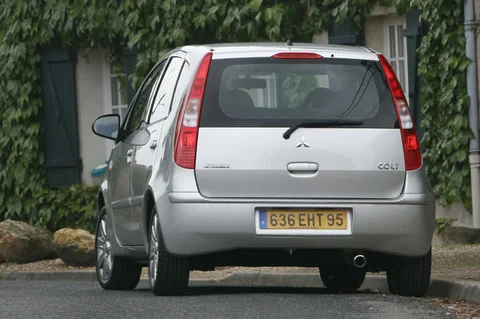 Mitsubishi Colt CZ5 1.3 Invite 2007 view 4