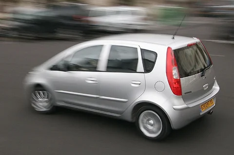Mitsubishi Colt CZ5 1.3 Invite 2007 view 5