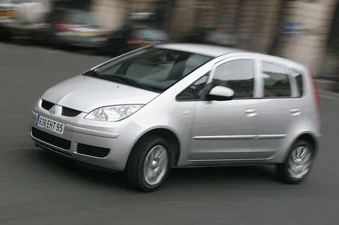 Mitsubishi Colt CZ5 1.3 Invite 2007 view 9