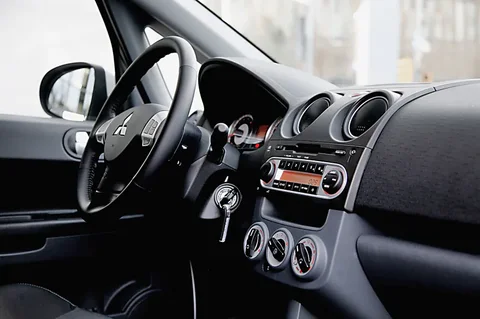 Mitsubishi Colt CZ5 1.3 Edition Two 2009 view 7