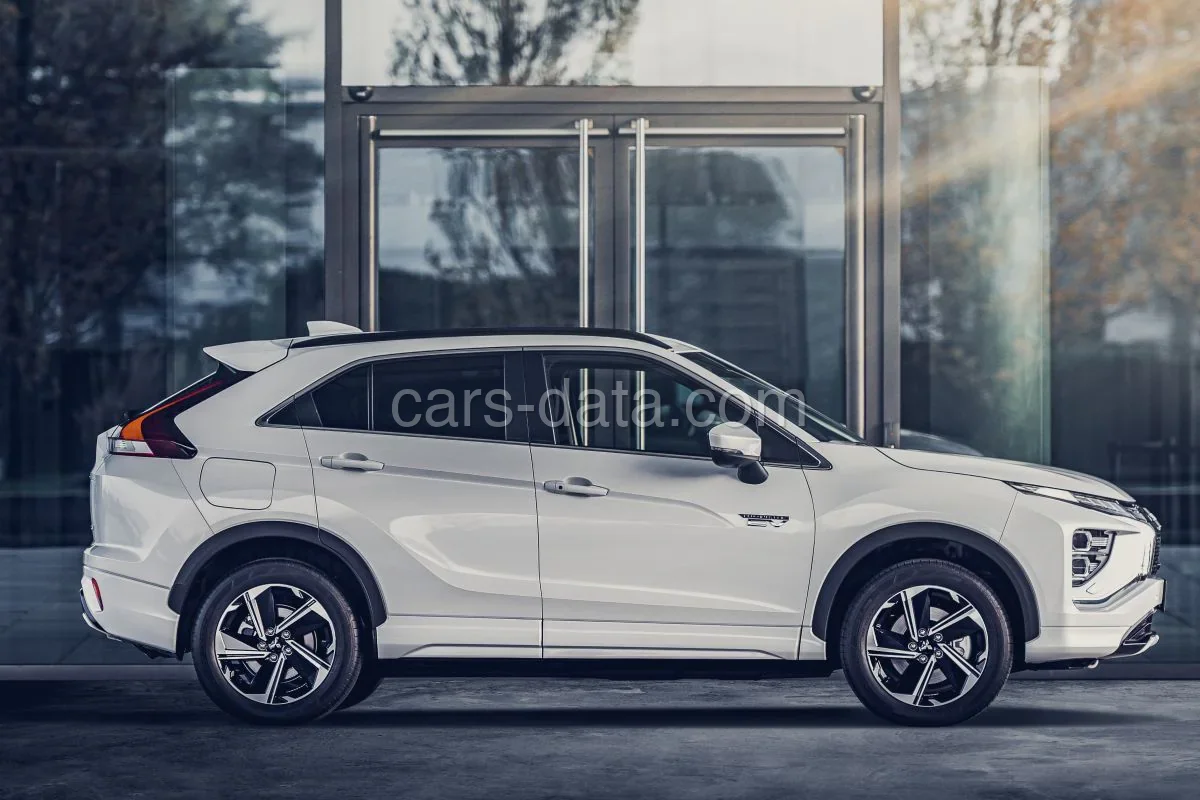 Mitsubishi Eclipse Cross PHEV Executive 2022 front view