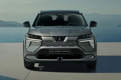 Mitsubishi Eclipse Cross Instyle 2025 view 4