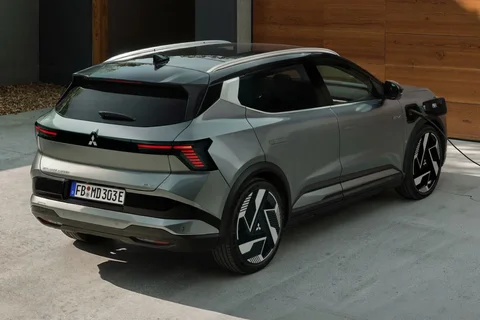 Mitsubishi Eclipse Cross Instyle 2025 view 8