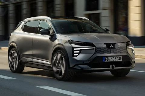 Mitsubishi Eclipse Cross Instyle 2025 view 9