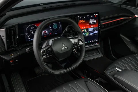 Mitsubishi Eclipse Cross Instyle 2025 view 11