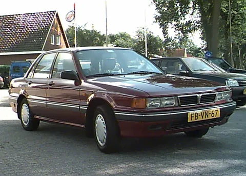 Mitsubishi Galant 1.8 GL 1988 view 3