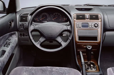 Mitsubishi Galant 2.0 Elegance 2000 view 8