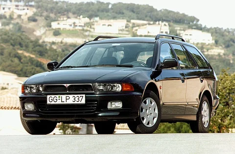 Mitsubishi Galant Station Wagon 2.0 GLXi 1997 view 4
