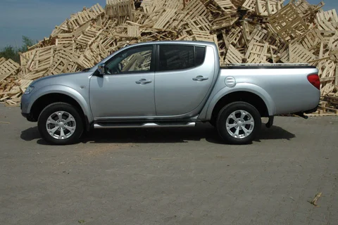 Mitsubishi L200 Double Cab 2.5 DI-D 4WD Invite 2012 view 6
