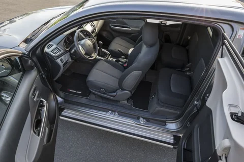 Mitsubishi L200 Club Cab 2.4 DI-D ClearTec Invite 2015 view 6