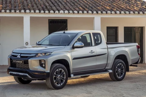 Mitsubishi L200 Club Cab 2.2 DI-D ClearTec Intense 2020 view 6
