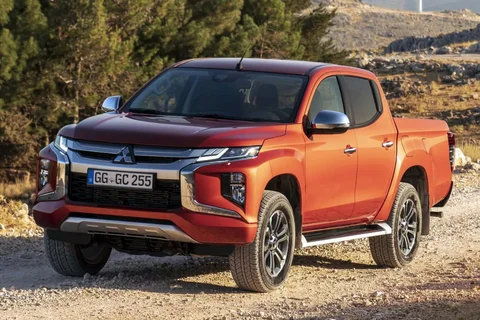 Mitsubishi L200 Double Cab 2.2 DI-D Instyle 2020 view 3