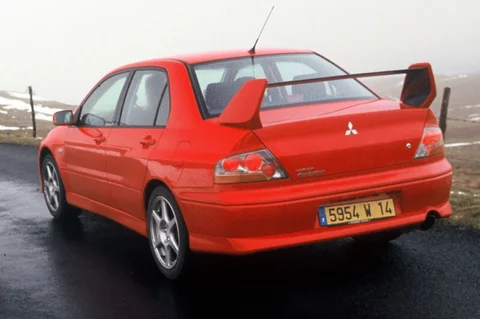 Mitsubishi Lancer Evolution VIII 2003 view 3