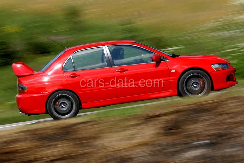 Mitsubishi Lancer Evolution IX 2005 front view