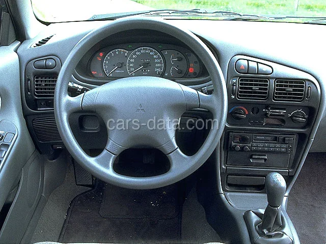 Mitsubishi Lancer 1994 — Exteriör 1