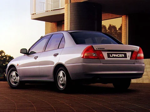 Mitsubishi Lancer 1.3 GLi 1996 view 2