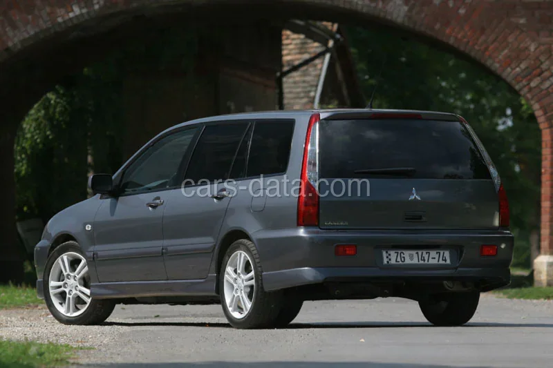Mitsubishi Lancer Wagon 1.6 Base 2005 front view