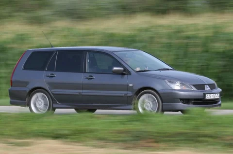 Mitsubishi Lancer Wagon 1.6 Base 2005 view 3