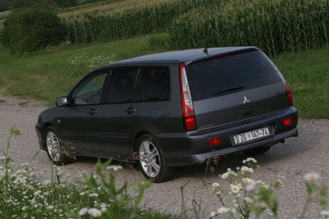Mitsubishi Lancer Wagon 1.6 Base 2005 view 4