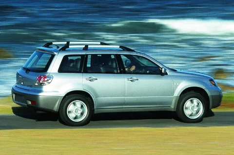 Mitsubishi Outlander 2.0 2WD Invite Plus 2005 view 5