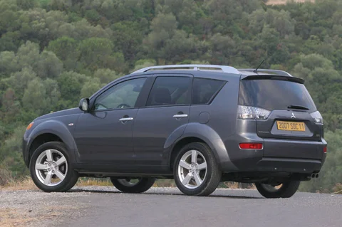 Mitsubishi Outlander 2.4 2WD Invite 2007 view 3