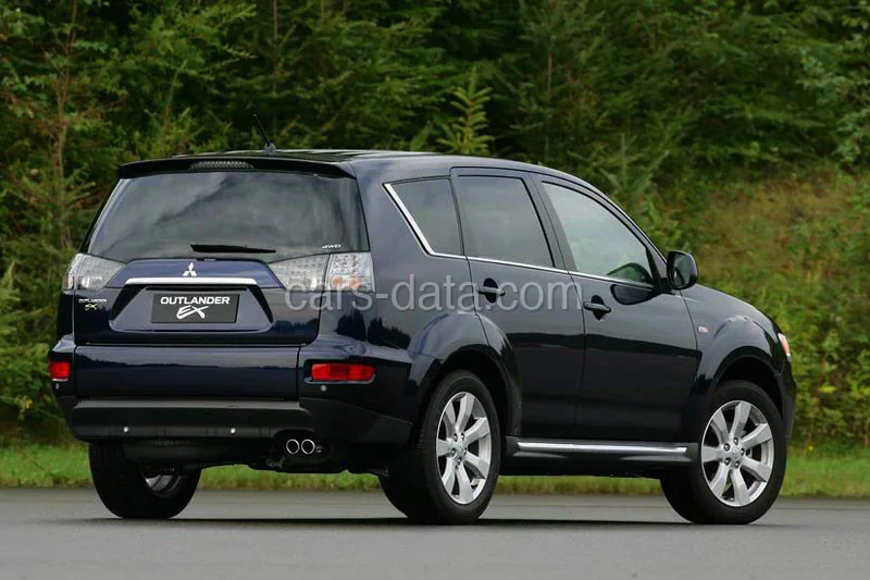 Mitsubishi Outlander 2.0 2WD Edition Two 2011 front view